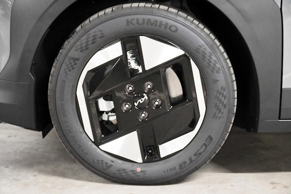 Vehicle image 12 Vehicle image 12