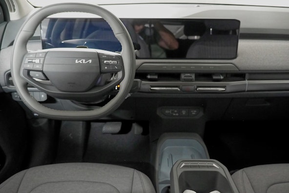 Vehicle image 4 Vehicle image 4