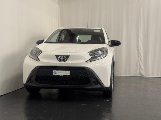 First vehicle image