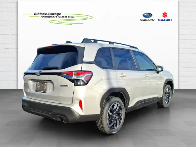 Subaru Forester Station 2.0i e-Boxer Swiss Plus