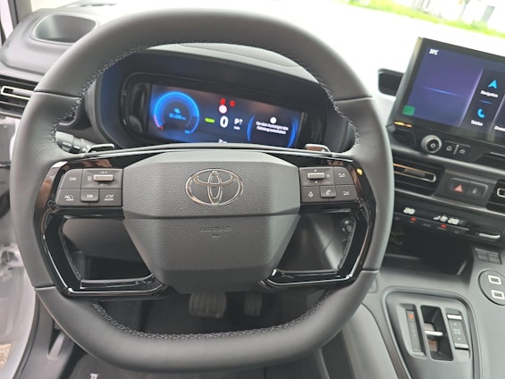 Vehicle image 11 Vehicle image 11