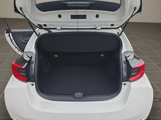 Vehicle image 14 Vehicle image 14