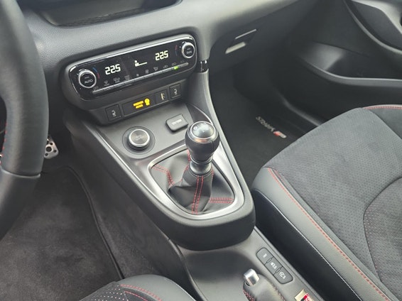 Vehicle image 13 Vehicle image 13