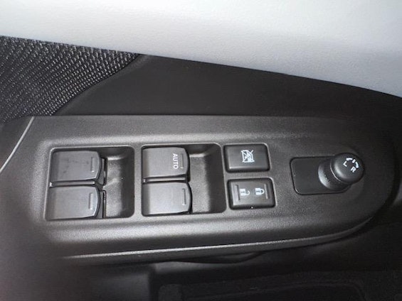 Vehicle image 9 Vehicle image 9