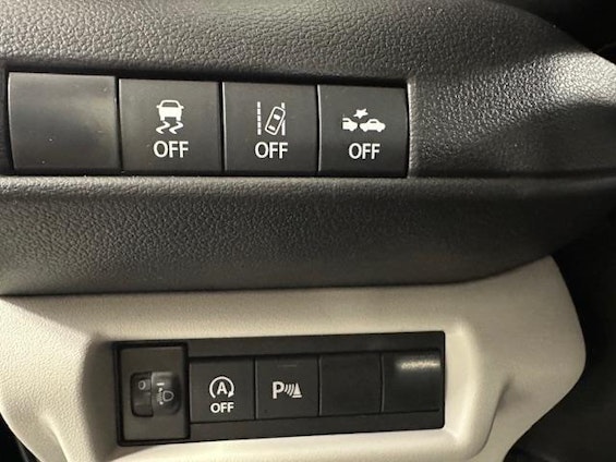 Vehicle image 6 Vehicle image 6