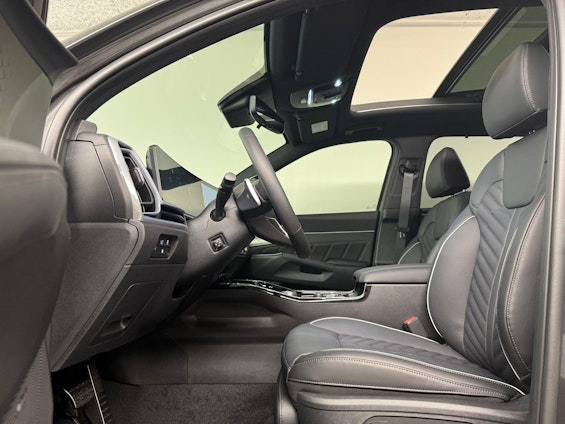 Vehicle image 5 Vehicle image 5