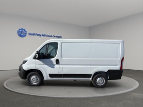Vehicle image PEUGEOT Boxer Kaw. 333 L1H1 2.2 BlueHDi 140 S/S