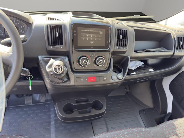 Vehicle image PEUGEOT BOXER