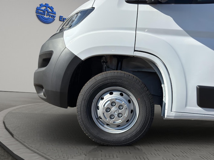 Vehicle image PEUGEOT BOXER