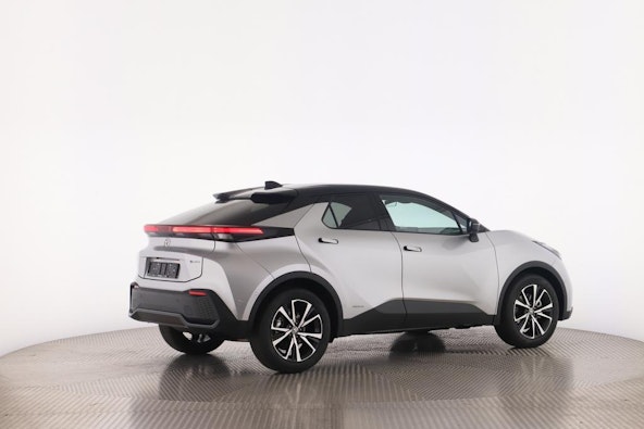 Vehicle image 17