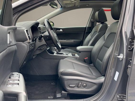 Vehicle image 8 Vehicle image 8