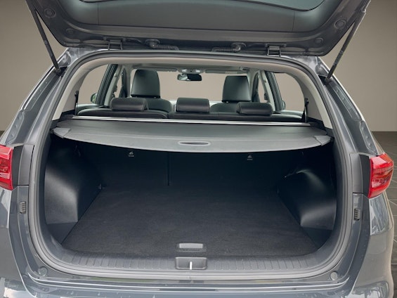 Vehicle image 16 Vehicle image 16