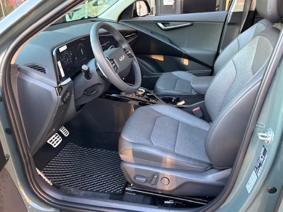 Vehicle image 3 Vehicle image 3