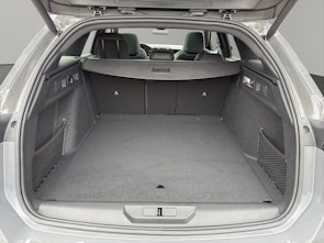 Vehicle image PEUGEOT 308 SW 1.2 Hybrid GT