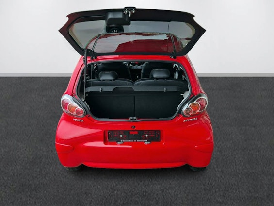 Vehicle image 13 Vehicle image 13