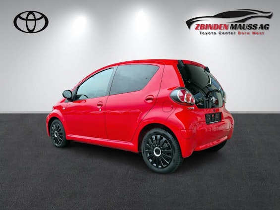 Vehicle image 3 Vehicle image 3