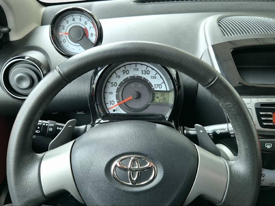 Vehicle image 9 Vehicle image 9