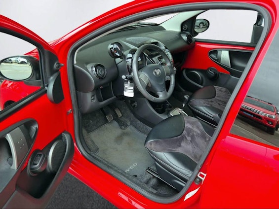 Vehicle image 5 Vehicle image 5