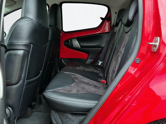 Vehicle image 7 Vehicle image 7