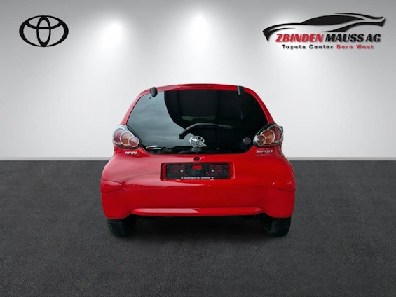 Vehicle image 4 Vehicle image 4