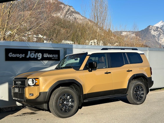 First vehicle image