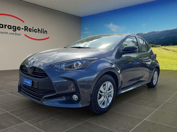 First vehicle image