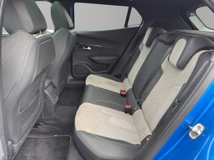 Vehicle image PEUGEOT 2008