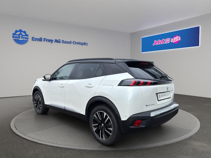 Vehicle image PEUGEOT 2008