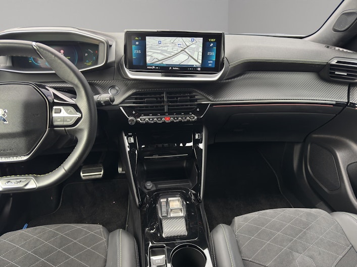 Vehicle image PEUGEOT 2008