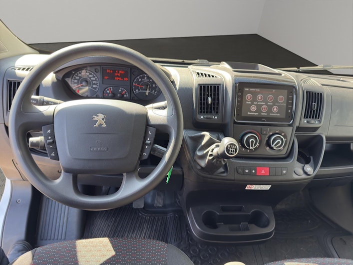 Vehicle image PEUGEOT BOXER