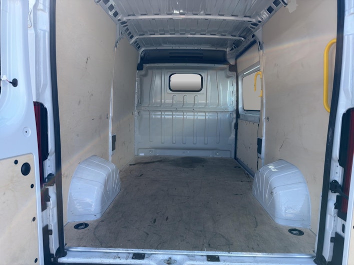 Vehicle image PEUGEOT BOXER