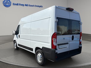 Vehicle image PEUGEOT Boxer Kaw. 435 L2H2 2.2 BlueHDi 165 S/S