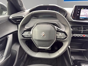 Vehicle image PEUGEOT 2008 e-Active Pack