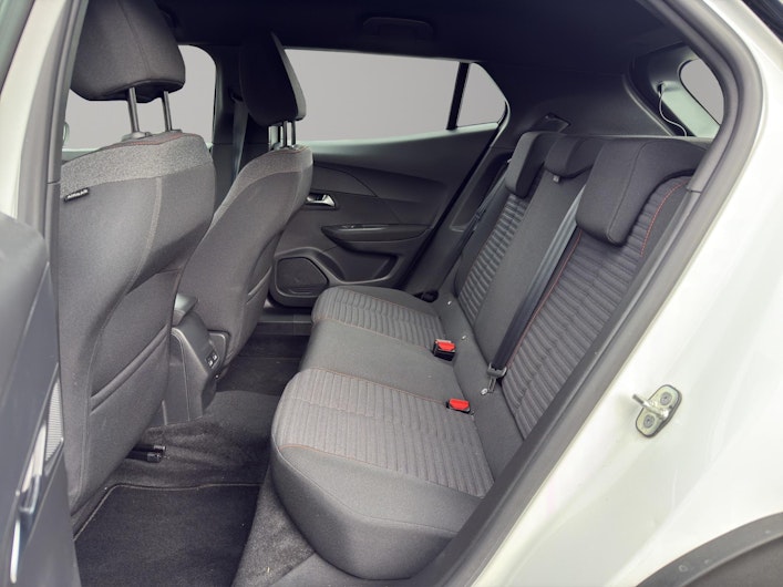 Vehicle image PEUGEOT 2008