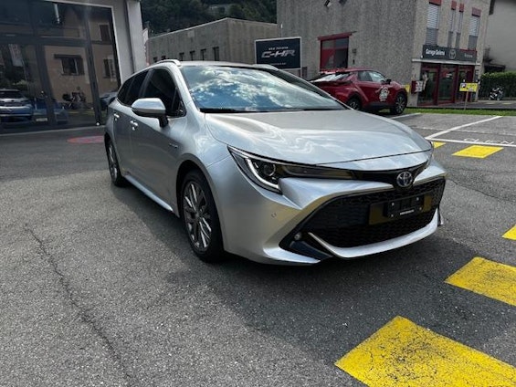 First vehicle image First vehicle image