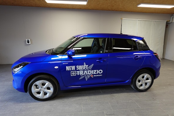 Vehicle image 13