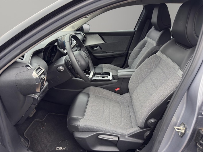 Vehicle image CITROEN C5 X