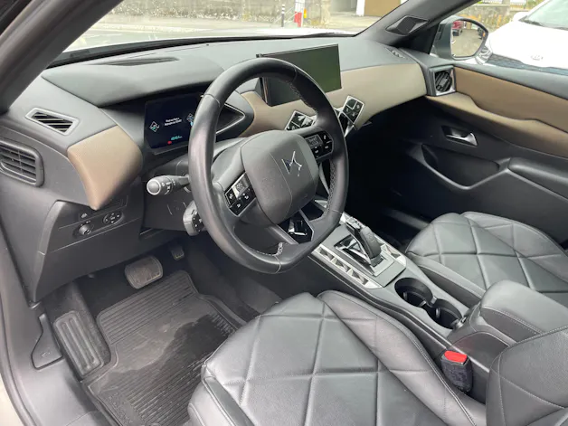 DS Automobiles 3 Crossback E-Tense So Chic