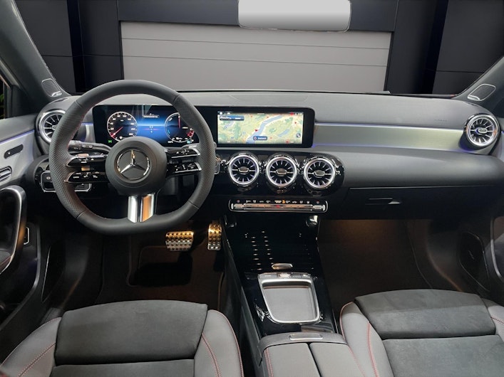 Vehicle image MERCEDES-BENZ A 250