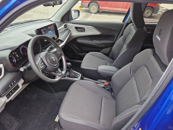 Vehicle image 5