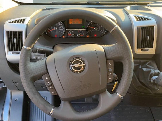 Vehicle image 5 Vehicle image 5