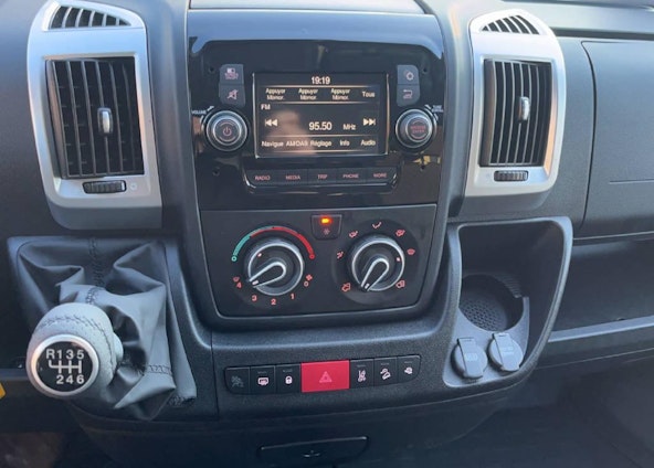 Vehicle image 6 Vehicle image 6