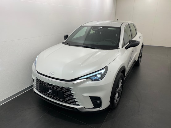First vehicle image