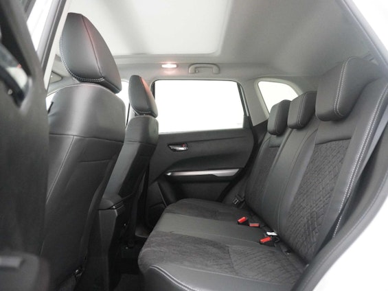 Vehicle image 17 Vehicle image 17