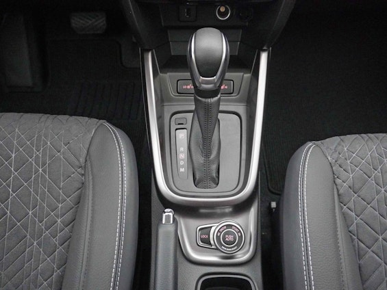 Vehicle image 16 Vehicle image 16