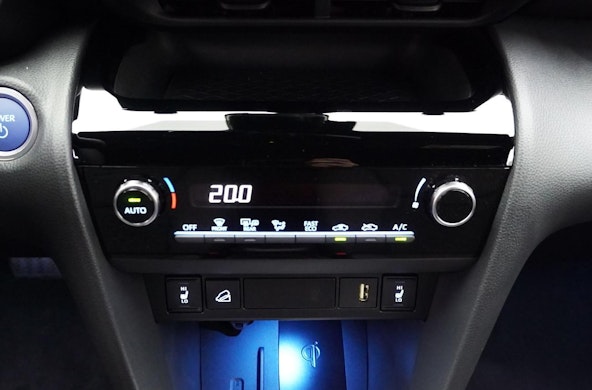 Vehicle image 16 Vehicle image 16