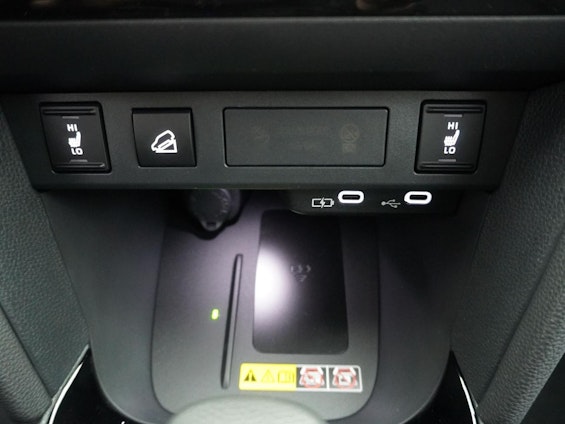 Vehicle image 17 Vehicle image 17