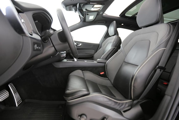 VOLVO XC60 2.0 T6 TE R-Design eAWD 2