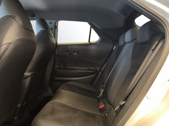 Vehicle image TOYOTA C-HR