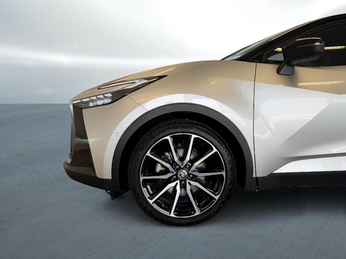 Vehicle image TOYOTA C-HR